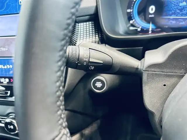 ボルボ ボルボ ＸＣ４０ アルティメット B4 AWDダークED 大阪府 2023(令5)年 1.2万km クリスタルホワイトP ハーマンカードン/ハーフレザー/パワーシート/Dシートメモリ/シートヒーター/ステアリングヒーター/ACC/BLIS/純正ナビ/360度カメラ/applecarplay/純正19インチAW/LEDヘッドライト/電動リアゲート/ワイヤレス充電