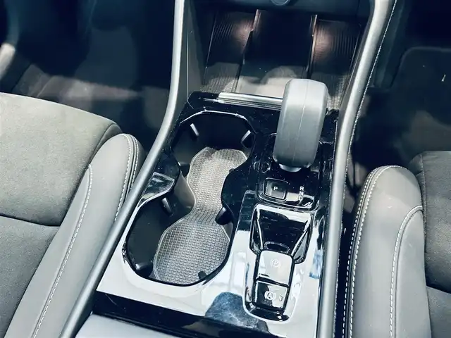 ボルボ ボルボ ＸＣ４０ アルティメット B4 AWDダークED 大阪府 2023(令5)年 1.2万km クリスタルホワイトP ハーマンカードン/ハーフレザー/パワーシート/Dシートメモリ/シートヒーター/ステアリングヒーター/ACC/BLIS/純正ナビ/360度カメラ/applecarplay/純正19インチAW/LEDヘッドライト/電動リアゲート/ワイヤレス充電