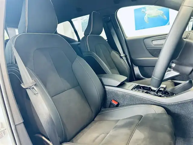 ボルボ ボルボ ＸＣ４０ アルティメット B4 AWDダークED 大阪府 2023(令5)年 1.2万km クリスタルホワイトP ハーマンカードン/ハーフレザー/パワーシート/Dシートメモリ/シートヒーター/ステアリングヒーター/ACC/BLIS/純正ナビ/360度カメラ/applecarplay/純正19インチAW/LEDヘッドライト/電動リアゲート/ワイヤレス充電