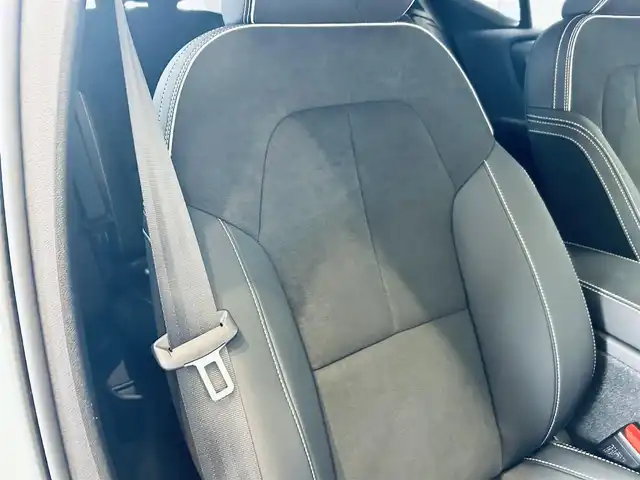 ボルボ ボルボ ＸＣ４０ アルティメット B4 AWDダークED 大阪府 2023(令5)年 1.2万km クリスタルホワイトP ハーマンカードン/ハーフレザー/パワーシート/Dシートメモリ/シートヒーター/ステアリングヒーター/ACC/BLIS/純正ナビ/360度カメラ/applecarplay/純正19インチAW/LEDヘッドライト/電動リアゲート/ワイヤレス充電