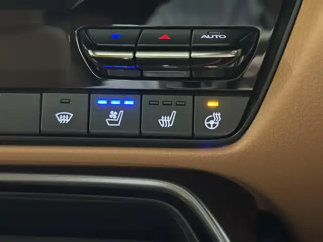 マツダ ＣＸ－６０ XD HV プレミアムスポーツ 三重県 2022(令4)年 1.9万km ソウルレッドクリスタルM ディーゼルターボ・マイルドハイブリッド/4WD/MTモード付8AT/12.3インチナビ/（FM/AM/Bluetooth/USB/CarPlay/AndroidAuto/TV/HDMI）/360°ビュー・モニター/BOSEサウンドシステム（12スピーカー）/ドライブレコーダー前後/ETC/i-ACTIVSENSE/・スマートブレーキサポート/・レーダークルーズコントロール/・クルージング&トラフィックサポート/・ドライバー異常時対応システム/・ドライバーモニタリング/・レーンキープアシストシステム/・ブラインドスポットモニタリング/・クロストラフィックアラート（前後）/・パーキングセンサー（前後）/・ヒルディセントコントロール/など/装備/・パノラマサンルーフ/・茶革（ナッパレザー＆レガーヌ：人工皮革）/・シートヒーター（D/N/2nd左右）＆ベンチレーション（D/N）/・ステアリングヒーター/・10wayパワーシート（Dメモリー付/N）/・ハンズフリーパワーリフトゲート/・ドライバーパーソナライズ/・アクティブドライビングディスプレイ/・150W電源/・ワイヤレス充電/・左右独立オートエアコン/・純正20inAW/・スマートキーx2/など