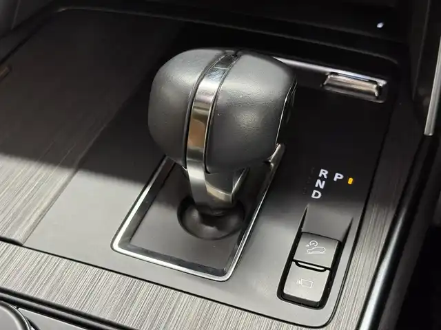 マツダ ＣＸ－６０ XD HV プレミアムスポーツ 三重県 2022(令4)年 1.9万km ソウルレッドクリスタルM ディーゼルターボ・マイルドハイブリッド/4WD/MTモード付8AT/12.3インチナビ/（FM/AM/Bluetooth/USB/CarPlay/AndroidAuto/TV/HDMI）/360°ビュー・モニター/BOSEサウンドシステム（12スピーカー）/ドライブレコーダー前後/ETC/i-ACTIVSENSE/・スマートブレーキサポート/・レーダークルーズコントロール/・クルージング&トラフィックサポート/・ドライバー異常時対応システム/・ドライバーモニタリング/・レーンキープアシストシステム/・ブラインドスポットモニタリング/・クロストラフィックアラート（前後）/・パーキングセンサー（前後）/・ヒルディセントコントロール/など/装備/・パノラマサンルーフ/・茶革（ナッパレザー＆レガーヌ：人工皮革）/・シートヒーター（D/N/2nd左右）＆ベンチレーション（D/N）/・ステアリングヒーター/・10wayパワーシート（Dメモリー付/N）/・ハンズフリーパワーリフトゲート/・ドライバーパーソナライズ/・アクティブドライビングディスプレイ/・150W電源/・ワイヤレス充電/・左右独立オートエアコン/・純正20inAW/・スマートキーx2/など