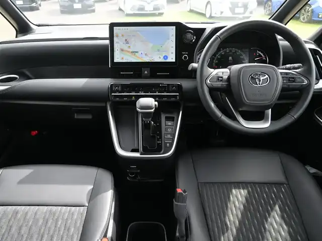 トヨタ ノア S－Z 千葉県 2024(令6)年 0.4万km ホワイトパールクリスタルシャイン Toyota Safety Sense/・プリクラッシュセーフティ/・レーンディパーチャーアラート/・オートハイビーム/・レーダークルーズコントロール/パワーバックドア/両側パワースライドドア/10.5インチ純正コネクティッドナビ/地デジTV/【DVD/CD再生機能　Bluetooth接続】/バックカメラ/ドライブレコーダー（前後撮影）【TZ-DR210】/ハーフレザーシート/前席シートヒーター/後席オットマン/革巻きステアリング/ステアリングスイッチ/ETC（2.0）/LEDヘッドライト/フォグライト/ウインカーミラー/クリアランスソナー/純正17インチアルミホイル/サイド/カーテンエアバッグ/スマートキー