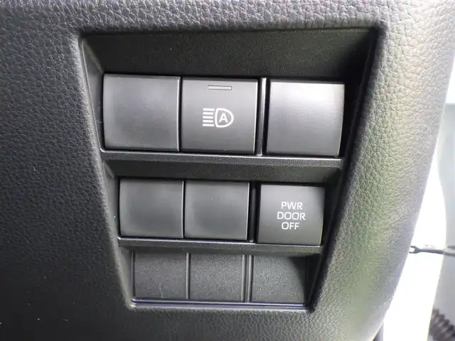 トヨタ ノア S－Z 千葉県 2024(令6)年 0.4万km ホワイトパールクリスタルシャイン Toyota Safety Sense/・プリクラッシュセーフティ/・レーンディパーチャーアラート/・オートハイビーム/・レーダークルーズコントロール/パワーバックドア/両側パワースライドドア/10.5インチ純正コネクティッドナビ/地デジTV/【DVD/CD再生機能　Bluetooth接続】/バックカメラ/ドライブレコーダー（前後撮影）【TZ-DR210】/ハーフレザーシート/前席シートヒーター/後席オットマン/革巻きステアリング/ステアリングスイッチ/ETC（2.0）/LEDヘッドライト/フォグライト/ウインカーミラー/クリアランスソナー/純正17インチアルミホイル/サイド/カーテンエアバッグ/スマートキー