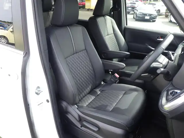トヨタ ノア S－Z 千葉県 2024(令6)年 0.4万km ホワイトパールクリスタルシャイン Toyota Safety Sense/・プリクラッシュセーフティ/・レーンディパーチャーアラート/・オートハイビーム/・レーダークルーズコントロール/パワーバックドア/両側パワースライドドア/10.5インチ純正コネクティッドナビ/地デジTV/【DVD/CD再生機能　Bluetooth接続】/バックカメラ/ドライブレコーダー（前後撮影）【TZ-DR210】/ハーフレザーシート/前席シートヒーター/後席オットマン/革巻きステアリング/ステアリングスイッチ/ETC（2.0）/LEDヘッドライト/フォグライト/ウインカーミラー/クリアランスソナー/純正17インチアルミホイル/サイド/カーテンエアバッグ/スマートキー