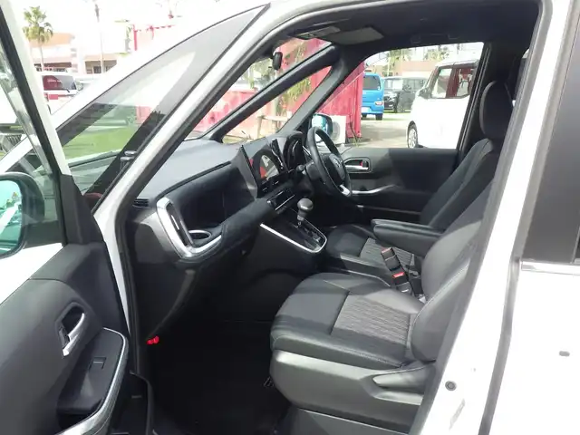 トヨタ ノア S－Z 千葉県 2024(令6)年 0.4万km ホワイトパールクリスタルシャイン Toyota Safety Sense/・プリクラッシュセーフティ/・レーンディパーチャーアラート/・オートハイビーム/・レーダークルーズコントロール/パワーバックドア/両側パワースライドドア/10.5インチ純正コネクティッドナビ/地デジTV/【DVD/CD再生機能　Bluetooth接続】/バックカメラ/ドライブレコーダー（前後撮影）【TZ-DR210】/ハーフレザーシート/前席シートヒーター/後席オットマン/革巻きステアリング/ステアリングスイッチ/ETC（2.0）/LEDヘッドライト/フォグライト/ウインカーミラー/クリアランスソナー/純正17インチアルミホイル/サイド/カーテンエアバッグ/スマートキー