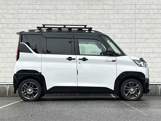 三菱 デリカミニ T プレミアム 富山県 2024(令6)年 1.1万km アメジストブラック/シルキーホワイト 純正ナビ/Bluetooth/フルセグ/全方位モニター/両側パワースライド/ドライブレコーダー/シートヒーター/ステアリングヒーター/4WD/ETC/デジタルインナーミラー/コーナーセンサー/クルーズコントロール/LEDヘッドライト/オートライト/パドルシフト/ダウンヒルアシストコントロール/オートエアコン
