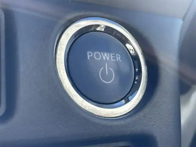 トヨタ ヴォクシー ハイブリッド ZS 福岡県 2017(平29)年 6万km ホワイトパールクリスタルシャイン 社外7型HDDナビ（フルセグTV/CD/DVD/BT）バックカメラ後席フリップダウンモニター両側パワスラ前後ドラレコETC純正フロアマット純正16インチアルミホイールスマートキープッシュスタート