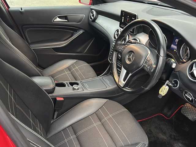 メルセデス・ベンツ ＧＬＡ１８０ 秋田県 2014(平26)年 14万km ジュピターレッド ・プッシュスタート/・スマートキー/・スペアキー/・黒ハーフ革シート/・MTモード付AT/・ディスプレイオーディオ/・Ｂｌｕｅｔｏｏｔｈ/・ＣＤ・ＣＤチェンジャー/・オートエアコン/・１８インチアルミホイール/・ドアバイザー