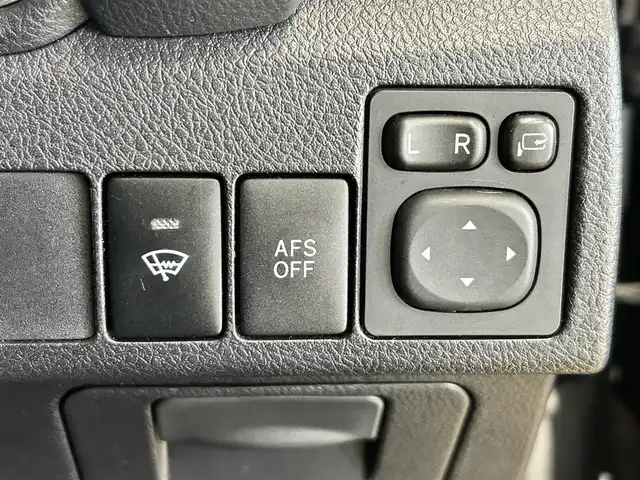 トヨタ オーリス 150X Sパッケージ 道央・札幌 2014(平26)年 8.8万km ブラックマイカ /ワンオーナー//4WD//純正SDナビ/(CD/AM/FM/BT/フルセグ)//寒冷地仕様//フロントワイパーデアイサー//AFS//ETC//HIDヘッドライト//フォグライト//12V/120W//横滑り防止//前後ドライブレコーダー//オートライト//レザーステアリング//ステアリングスイッチ//ツィーター//バニティミラー//ウィンカーミラー//オールオートパワーウィンドウ//純正フロアマット//プッシュスタート//スマートキー//社外AW195/65/15　2022年製/　冬タイヤセット　6分山積み込み//取扱説明書//ナビ説明書//保証書