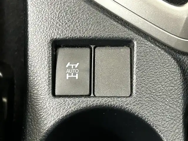 トヨタ オーリス 150X Sパッケージ 道央・札幌 2014(平26)年 8.8万km ブラックマイカ /ワンオーナー//4WD//純正SDナビ/(CD/AM/FM/BT/フルセグ)//寒冷地仕様//フロントワイパーデアイサー//AFS//ETC//HIDヘッドライト//フォグライト//12V/120W//横滑り防止//前後ドライブレコーダー//オートライト//レザーステアリング//ステアリングスイッチ//ツィーター//バニティミラー//ウィンカーミラー//オールオートパワーウィンドウ//純正フロアマット//プッシュスタート//スマートキー//社外AW195/65/15　2022年製/　冬タイヤセット　6分山積み込み//取扱説明書//ナビ説明書//保証書