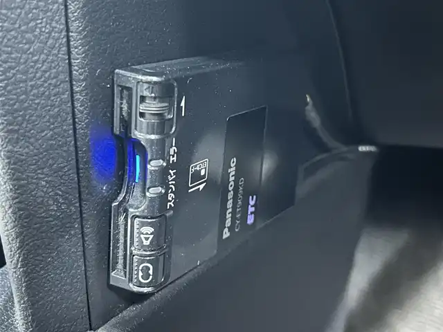 トヨタ オーリス 150X Sパッケージ 道央・札幌 2014(平26)年 8.8万km ブラックマイカ /ワンオーナー//4WD//純正SDナビ/(CD/AM/FM/BT/フルセグ)//寒冷地仕様//フロントワイパーデアイサー//AFS//ETC//HIDヘッドライト//フォグライト//12V/120W//横滑り防止//前後ドライブレコーダー//オートライト//レザーステアリング//ステアリングスイッチ//ツィーター//バニティミラー//ウィンカーミラー//オールオートパワーウィンドウ//純正フロアマット//プッシュスタート//スマートキー//社外AW195/65/15　2022年製/　冬タイヤセット　6分山積み込み//取扱説明書//ナビ説明書//保証書