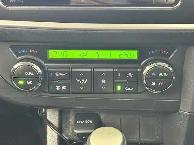 トヨタ オーリス 150X Sパッケージ 道央・札幌 2014(平26)年 8.8万km ブラックマイカ /ワンオーナー//4WD//純正SDナビ/(CD/AM/FM/BT/フルセグ)//寒冷地仕様//フロントワイパーデアイサー//AFS//ETC//HIDヘッドライト//フォグライト//12V/120W//横滑り防止//前後ドライブレコーダー//オートライト//レザーステアリング//ステアリングスイッチ//ツィーター//バニティミラー//ウィンカーミラー//オールオートパワーウィンドウ//純正フロアマット//プッシュスタート//スマートキー//社外AW195/65/15　2022年製/　冬タイヤセット　6分山積み込み//取扱説明書//ナビ説明書//保証書