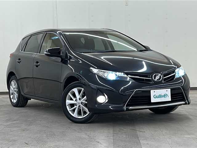 トヨタ オーリス 150X Sパッケージ 道央・札幌 2014(平26)年 8.8万km ブラックマイカ /ワンオーナー//4WD//純正SDナビ/(CD/AM/FM/BT/フルセグ)//寒冷地仕様//フロントワイパーデアイサー//AFS//ETC//HIDヘッドライト//フォグライト//12V/120W//横滑り防止//前後ドライブレコーダー//オートライト//レザーステアリング//ステアリングスイッチ//ツィーター//バニティミラー//ウィンカーミラー//オールオートパワーウィンドウ//純正フロアマット//プッシュスタート//スマートキー//社外AW195/65/15　2022年製/　冬タイヤセット　6分山積み込み//取扱説明書//ナビ説明書//保証書