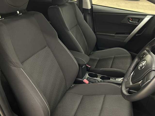 トヨタ オーリス 150X Sパッケージ 道央・札幌 2014(平26)年 8.8万km ブラックマイカ /ワンオーナー//4WD//純正SDナビ/(CD/AM/FM/BT/フルセグ)//寒冷地仕様//フロントワイパーデアイサー//AFS//ETC//HIDヘッドライト//フォグライト//12V/120W//横滑り防止//前後ドライブレコーダー//オートライト//レザーステアリング//ステアリングスイッチ//ツィーター//バニティミラー//ウィンカーミラー//オールオートパワーウィンドウ//純正フロアマット//プッシュスタート//スマートキー//社外AW195/65/15　2022年製/　冬タイヤセット　6分山積み込み//取扱説明書//ナビ説明書//保証書