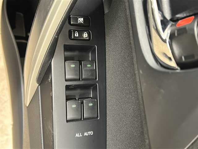 トヨタ オーリス 150X Sパッケージ 道央・札幌 2014(平26)年 8.8万km ブラックマイカ /ワンオーナー//4WD//純正SDナビ/(CD/AM/FM/BT/フルセグ)//寒冷地仕様//フロントワイパーデアイサー//AFS//ETC//HIDヘッドライト//フォグライト//12V/120W//横滑り防止//前後ドライブレコーダー//オートライト//レザーステアリング//ステアリングスイッチ//ツィーター//バニティミラー//ウィンカーミラー//オールオートパワーウィンドウ//純正フロアマット//プッシュスタート//スマートキー//社外AW195/65/15　2022年製/　冬タイヤセット　6分山積み込み//取扱説明書//ナビ説明書//保証書