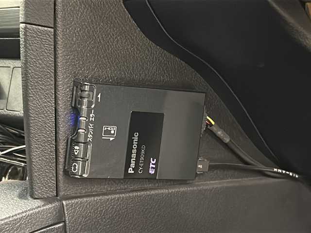 トヨタ オーリス 150X Sパッケージ 道央・札幌 2014(平26)年 8.8万km ブラックマイカ /ワンオーナー//4WD//純正SDナビ/(CD/AM/FM/BT/フルセグ)//寒冷地仕様//フロントワイパーデアイサー//AFS//ETC//HIDヘッドライト//フォグライト//12V/120W//横滑り防止//前後ドライブレコーダー//オートライト//レザーステアリング//ステアリングスイッチ//ツィーター//バニティミラー//ウィンカーミラー//オールオートパワーウィンドウ//純正フロアマット//プッシュスタート//スマートキー//社外AW195/65/15　2022年製/　冬タイヤセット　6分山積み込み//取扱説明書//ナビ説明書//保証書