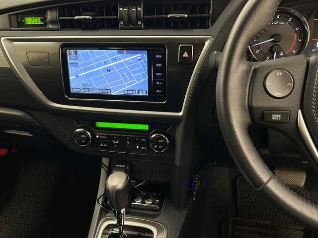 トヨタ オーリス 150X Sパッケージ 道央・札幌 2014(平26)年 8.8万km ブラックマイカ /ワンオーナー//4WD//純正SDナビ/(CD/AM/FM/BT/フルセグ)//寒冷地仕様//フロントワイパーデアイサー//AFS//ETC//HIDヘッドライト//フォグライト//12V/120W//横滑り防止//前後ドライブレコーダー//オートライト//レザーステアリング//ステアリングスイッチ//ツィーター//バニティミラー//ウィンカーミラー//オールオートパワーウィンドウ//純正フロアマット//プッシュスタート//スマートキー//社外AW195/65/15　2022年製/　冬タイヤセット　6分山積み込み//取扱説明書//ナビ説明書//保証書