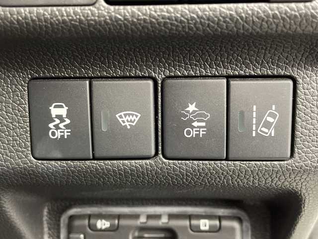 ホンダ フリード ハイブリット G ブラックスタイル 新潟県 2022(令4)年 6.8万km プラチナホワイトパール 9インチ純正メモリナビ/　フルセグTV/Bluetooth/CD/DVD/USB/HDMI/衝突被害軽減ブレーキ/レーンキープアシスト/レーダークルーズコントロール/コーナーセンサー/フリップダウンモニター/前後ドライブレコーダー【DRH-224SD】/前席シートヒーター/バックモニター/ビルトインETC/ステアリングスイッチ