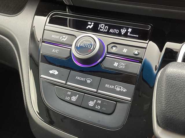 ホンダ フリード ハイブリット G ブラックスタイル 新潟県 2022(令4)年 6.8万km プラチナホワイトパール 9インチ純正メモリナビ/　フルセグTV/Bluetooth/CD/DVD/USB/HDMI/衝突被害軽減ブレーキ/レーンキープアシスト/レーダークルーズコントロール/コーナーセンサー/フリップダウンモニター/前後ドライブレコーダー【DRH-224SD】/前席シートヒーター/バックモニター/ビルトインETC/ステアリングスイッチ