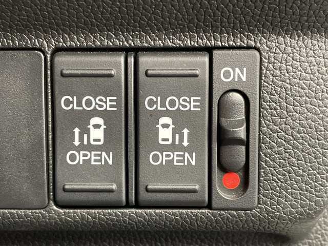 ホンダ フリード ハイブリット G ブラックスタイル 新潟県 2022(令4)年 6.8万km プラチナホワイトパール 9インチ純正メモリナビ/　フルセグTV/Bluetooth/CD/DVD/USB/HDMI/衝突被害軽減ブレーキ/レーンキープアシスト/レーダークルーズコントロール/コーナーセンサー/フリップダウンモニター/前後ドライブレコーダー【DRH-224SD】/前席シートヒーター/バックモニター/ビルトインETC/ステアリングスイッチ