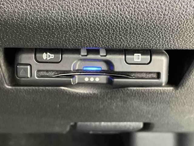 トヨタ パッソ モーダ　Gパッケージ 岐阜県 2019(平31)年 2.8万km ダークエメラルドマイカ 純正7インチナビ/AM/FM/CD/DVD/SD/BT/USB/ワンセグ/バックカメラ/ビルトインETC/D席シートヒーター/LEDヘッドライト/フォグランプ/前後コ－ナーセンサー/寒冷地仕様/プリクラッシュセーフティ/レーンキープアシスト/アイドリングストップ/プッシュスタート/スマートキー/スペアキー/純正フロアマット/純正サイドバイザー/純正14インチAW