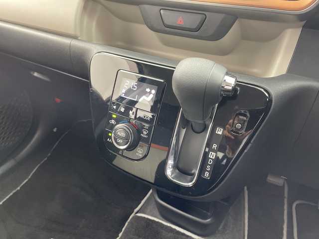 トヨタ パッソ モーダ　Gパッケージ 岐阜県 2019(平31)年 2.8万km ダークエメラルドマイカ 純正7インチナビ/AM/FM/CD/DVD/SD/BT/USB/ワンセグ/バックカメラ/ビルトインETC/D席シートヒーター/LEDヘッドライト/フォグランプ/前後コ－ナーセンサー/寒冷地仕様/プリクラッシュセーフティ/レーンキープアシスト/アイドリングストップ/プッシュスタート/スマートキー/スペアキー/純正フロアマット/純正サイドバイザー/純正14インチAW