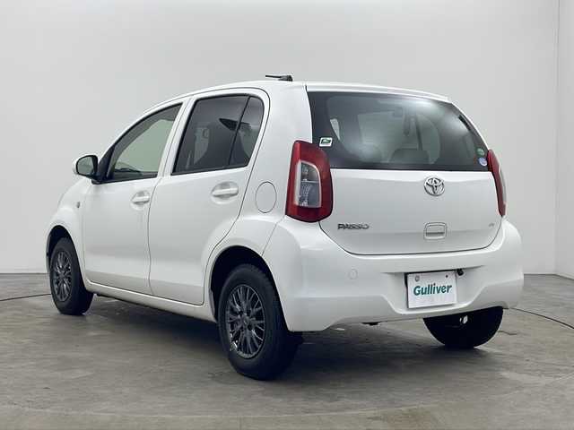 トヨタ パッソ X 秋田県 2014(平26)年 10.5万km ホワイト 4WD/社外メモリナビ/ワンセグTV/AM/FM/CD/バックカメラ　/前後ドライブレコーダー/ETC/HIDライト　/横滑り防止装置　/電動格納ミラー　/ヘッドライトレベライザー　/リモコンキー　/純正フロアマット　/社外アルミホイール/取扱説明書