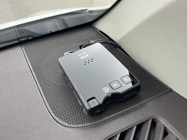 トヨタ パッソ X 秋田県 2014(平26)年 10.5万km ホワイト 4WD/社外メモリナビ/ワンセグTV/AM/FM/CD/バックカメラ　/前後ドライブレコーダー/ETC/HIDライト　/横滑り防止装置　/電動格納ミラー　/ヘッドライトレベライザー　/リモコンキー　/純正フロアマット　/社外アルミホイール/取扱説明書