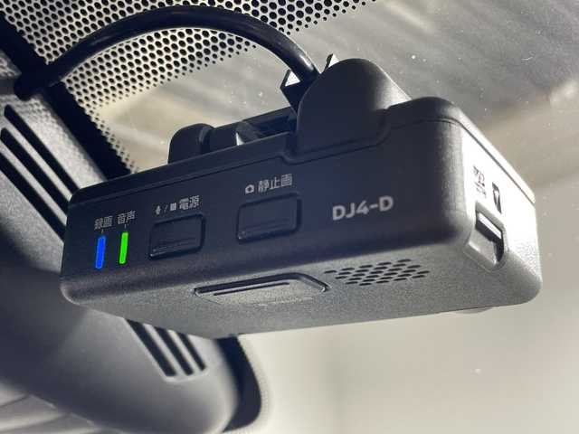 日産 セレナ e－パワー ハイウェイスター V 福岡県 2019(平31)年 4.4万km ダイヤモンドブラック 純正ディーラーナビ（CD/DVD/AUX/Bluetooth） 全方位車外カメラ フルセグ プロパイロット 純正ビルトインETC 3列シート WAC 前後コーナーセンサー 前方ドライブレコーダー フルフラットシート ウォークスルー 純正フロアマット 両側パワースライドドア LEDヘッドライト 衝突被害軽減システム 保証書付き 取扱説明書付き スマートキー スペアキー