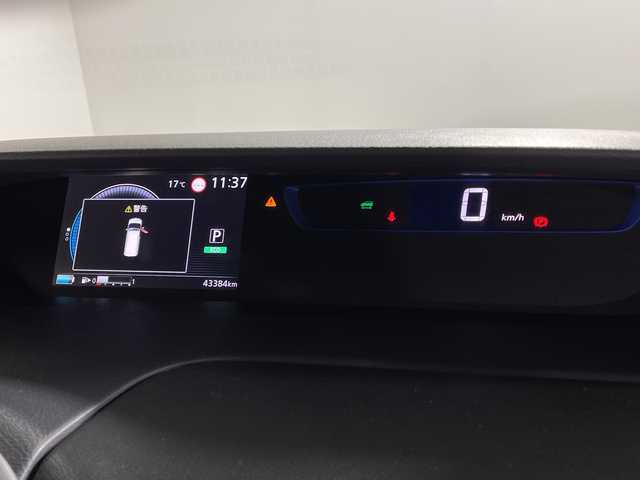 日産 セレナ e－パワー ハイウェイスター V 福岡県 2019(平31)年 4.4万km ダイヤモンドブラック 純正ディーラーナビ（CD/DVD/AUX/Bluetooth） 全方位車外カメラ フルセグ プロパイロット 純正ビルトインETC 3列シート WAC 前後コーナーセンサー 前方ドライブレコーダー フルフラットシート ウォークスルー 純正フロアマット 両側パワースライドドア LEDヘッドライト 衝突被害軽減システム 保証書付き 取扱説明書付き スマートキー スペアキー