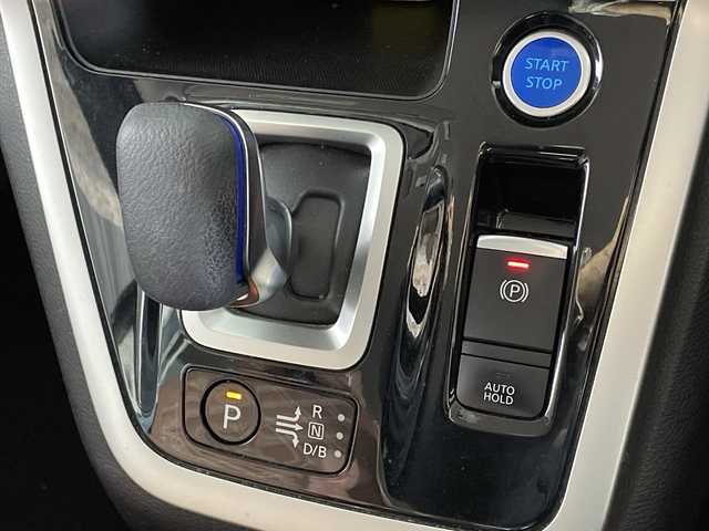 日産 セレナ e－パワー ハイウェイスター V 福岡県 2019(平31)年 4.4万km ダイヤモンドブラック 純正ディーラーナビ（CD/DVD/AUX/Bluetooth） 全方位車外カメラ フルセグ プロパイロット 純正ビルトインETC 3列シート WAC 前後コーナーセンサー 前方ドライブレコーダー フルフラットシート ウォークスルー 純正フロアマット 両側パワースライドドア LEDヘッドライト 衝突被害軽減システム 保証書付き 取扱説明書付き スマートキー スペアキー