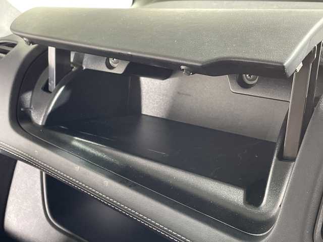 日産 セレナ e－パワー ハイウェイスター V 福岡県 2019(平31)年 4.4万km ダイヤモンドブラック 純正ディーラーナビ（CD/DVD/AUX/Bluetooth） 全方位車外カメラ フルセグ プロパイロット 純正ビルトインETC 3列シート WAC 前後コーナーセンサー 前方ドライブレコーダー フルフラットシート ウォークスルー 純正フロアマット 両側パワースライドドア LEDヘッドライト 衝突被害軽減システム 保証書付き 取扱説明書付き スマートキー スペアキー