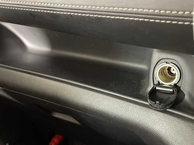 日産 セレナ e－パワー ハイウェイスター V 福岡県 2019(平31)年 4.4万km ダイヤモンドブラック 純正ディーラーナビ（CD/DVD/AUX/Bluetooth） 全方位車外カメラ フルセグ プロパイロット 純正ビルトインETC 3列シート WAC 前後コーナーセンサー 前方ドライブレコーダー フルフラットシート ウォークスルー 純正フロアマット 両側パワースライドドア LEDヘッドライト 衝突被害軽減システム 保証書付き 取扱説明書付き スマートキー スペアキー