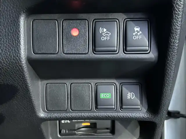 日産 エクストレイル ハイブリッド 20X エマージェンシーブレーキ 群馬県 2015(平27)年 8.2万km ブリリアントホワイトパール (株)IDOMが運営する【じしゃロン伊勢崎店】の自社ローン専用車両になりますこちらは現金またはオートローンご利用時の価格です。自社ローンご希望の方は別途その旨お申付け下さい/4WD/エマージェンシーブレーキ/純正SDナビゲーション/アラウンドビューモニター/CD/DVD/SD/BT/USB/AUX/ワンセグTV/クルーズコントロール/前席シートヒーター/コーナーセンサー/ETC/LEDヘッドライト/オートライト/フォグライト/ドアバイザー/純正フロアマット