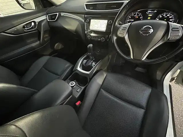 日産 エクストレイル ハイブリッド 20X エマージェンシーブレーキ 群馬県 2015(平27)年 8.2万km ブリリアントホワイトパール (株)IDOMが運営する【じしゃロン伊勢崎店】の自社ローン専用車両になりますこちらは現金またはオートローンご利用時の価格です。自社ローンご希望の方は別途その旨お申付け下さい/4WD/エマージェンシーブレーキ/純正SDナビゲーション/アラウンドビューモニター/CD/DVD/SD/BT/USB/AUX/ワンセグTV/クルーズコントロール/前席シートヒーター/コーナーセンサー/ETC/LEDヘッドライト/オートライト/フォグライト/ドアバイザー/純正フロアマット