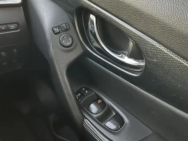 日産 エクストレイル ハイブリッド 20X エマージェンシーブレーキ 群馬県 2015(平27)年 8.2万km ブリリアントホワイトパール (株)IDOMが運営する【じしゃロン伊勢崎店】の自社ローン専用車両になりますこちらは現金またはオートローンご利用時の価格です。自社ローンご希望の方は別途その旨お申付け下さい/4WD/エマージェンシーブレーキ/純正SDナビゲーション/アラウンドビューモニター/CD/DVD/SD/BT/USB/AUX/ワンセグTV/クルーズコントロール/前席シートヒーター/コーナーセンサー/ETC/LEDヘッドライト/オートライト/フォグライト/ドアバイザー/純正フロアマット