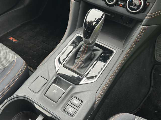 スバル インプレッサ ＸＶ 2．0i－L アイサイト 秋田県 2018(平30)年 0.8万km クォーツブルーP 4WD/ワンオーナー/社外メモリナビ/Bluetooth、CD/DVD、フルセグTV/バックカメラ/ETC/レーダークルーズコントロール/純正17インチAW/スペアキー