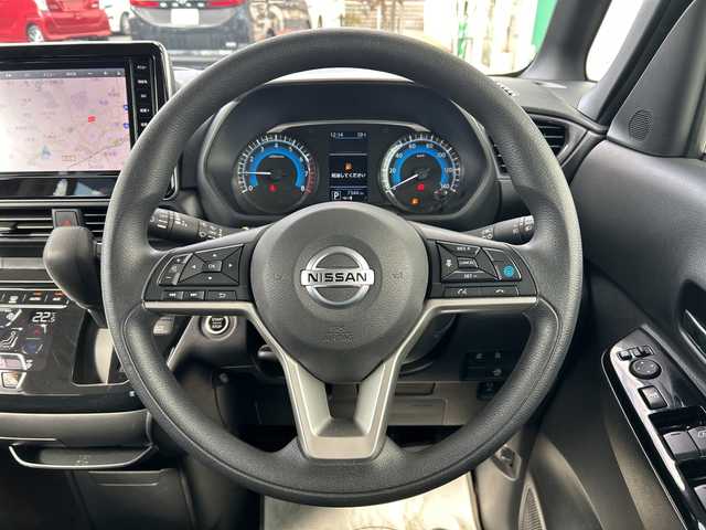 日産 ルークス HWS X プロパイロットED 福岡県 2022(令4)年 0.8万km スパークリングレッド/ブラック 純正9インチナビ/（AM/FM/Bluetooth/HDMI/フルセグ）/アラウンドビューモニター/プロパイロット/前後ドライブレコーダー/LEDヘッドライト/フォグランプ/電動パーキングブレーキ/ステアリングスイッチ/送風機/電動格納ミラー/ドアバイザー/スペアキー