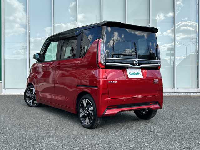 日産 ルークス HWS X プロパイロットED 福岡県 2022(令4)年 0.8万km スパークリングレッド/ブラック 純正9インチナビ/（AM/FM/Bluetooth/HDMI/フルセグ）/アラウンドビューモニター/プロパイロット/前後ドライブレコーダー/LEDヘッドライト/フォグランプ/電動パーキングブレーキ/ステアリングスイッチ/送風機/電動格納ミラー/ドアバイザー/スペアキー