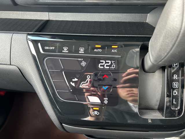 日産 ルークス HWS X プロパイロットED 福岡県 2022(令4)年 0.8万km スパークリングレッド/ブラック 純正9インチナビ/（AM/FM/Bluetooth/HDMI/フルセグ）/アラウンドビューモニター/プロパイロット/前後ドライブレコーダー/LEDヘッドライト/フォグランプ/電動パーキングブレーキ/ステアリングスイッチ/送風機/電動格納ミラー/ドアバイザー/スペアキー