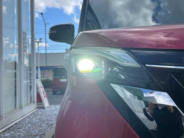 日産 ルークス HWS X プロパイロットED 福岡県 2022(令4)年 0.8万km スパークリングレッド/ブラック 純正9インチナビ/（AM/FM/Bluetooth/HDMI/フルセグ）/アラウンドビューモニター/プロパイロット/前後ドライブレコーダー/LEDヘッドライト/フォグランプ/電動パーキングブレーキ/ステアリングスイッチ/送風機/電動格納ミラー/ドアバイザー/スペアキー