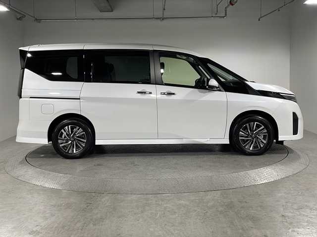 日産 セレナ e－パワー ハイウェイスター V 神奈川県 2025(令7)年 0.1万km未満 プリズムホワイト 登録済未使用車/NissanConnectナビゲーションシステム（地デジ内蔵）/純正12インチアドバンスドドライブアシストディスプレイ/アダプティブLEDヘッドライトシステム/インテリジェント アラウンドビューモニター/インテリジェント ルームミラー/両側パワースライドドア/ワイヤレス充電器/6スピーカー/ビルトインETC2.0ユニット/ドライブレコーダー（前後セット）/プロパイロット（ナビリンク機能付）/SOSコール/登録時走行距離16km