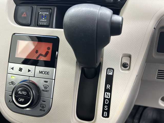 ダイハツ ムーヴ X リミテッドⅡ SAⅢ 鳥取県 2020(令2)年 3.2万km ブラックマイカメタリック 純正ナビ/(CD/DVD/BT/SD/iPod)/フルセグTV/バックカメラ/ETC/衝突軽減ブレーキ/前方ドライブレコーダー/シートヒーター/HIDヘッドライト/オートライト/オートハイビーム/ヘッドライトレベライザー/ステアリングリモコン/スマートキー/ドアバイザー/純正フロアマット/純正アルミ14インチ