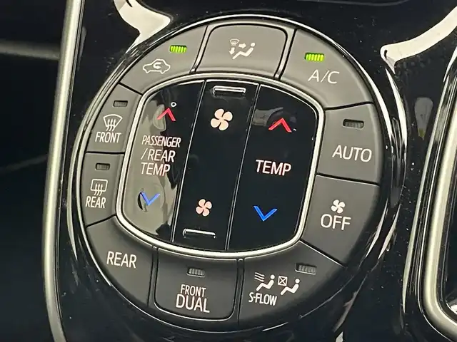 トヨタ ヴォクシー ハイブリッド ZS 煌Ⅲ 愛知県 2022(令4)年 3.5万km ブラッキッシュアゲハガラスフレーク 純正９型ナビ　フルセグＴＶ　Ｂｌｕｅｔｏｏｔｈ　バックカメラ　シートヒーター　ハーフレザー　両側パワスラドア　セーフティセンス　衝突軽減　クルコン　車線逸脱　ＬＥＤライト　フォグ　コーナーセンサ　禁煙