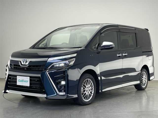 トヨタ ヴォクシー ハイブリッド ZS 煌Ⅲ 愛知県 2022(令4)年 3.5万km ブラッキッシュアゲハガラスフレーク 純正９型ナビ　フルセグＴＶ　Ｂｌｕｅｔｏｏｔｈ　バックカメラ　シートヒーター　ハーフレザー　両側パワスラドア　セーフティセンス　衝突軽減　クルコン　車線逸脱　ＬＥＤライト　フォグ　コーナーセンサ　禁煙
