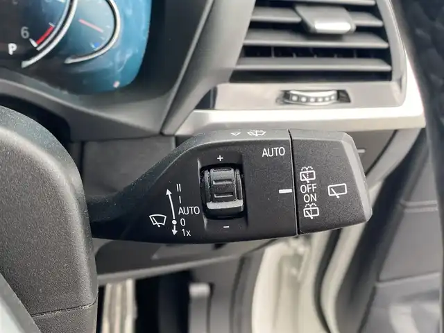 ＢＭＷ Ｘ３ xDrive20d Mスポーツ 福岡県 2018(平30)年 5.2万km アルピンホワイトⅢ ・アクティブクルーズコントロール/・純正HDDナビ/USB/Bluetooth/CD/DVD/・全方位カメラ/・黒革シート/シートヒーター/・社外前後ドライブレコーダー/・フルセグ/・ETC/・純正19AW/・プッシュスタート/・パーキングアシスト/・アイドリングストップ/・スマートキー/・スペアキー/・パーキングアシスト/・レーンキープアシスト/・オートライト/。LEDライト/・保証書/・取扱説明書/・ワイヤレス充電/・パドルシフト