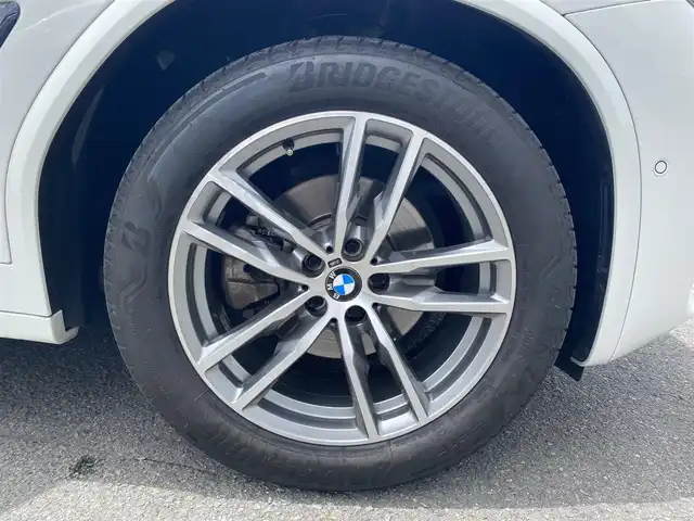 ＢＭＷ Ｘ３ xDrive20d Mスポーツ 福岡県 2018(平30)年 5.2万km アルピンホワイトⅢ ・アクティブクルーズコントロール/・純正HDDナビ/USB/Bluetooth/CD/DVD/・全方位カメラ/・黒革シート/シートヒーター/・社外前後ドライブレコーダー/・フルセグ/・ETC/・純正19AW/・プッシュスタート/・パーキングアシスト/・アイドリングストップ/・スマートキー/・スペアキー/・パーキングアシスト/・レーンキープアシスト/・オートライト/。LEDライト/・保証書/・取扱説明書/・ワイヤレス充電/・パドルシフト