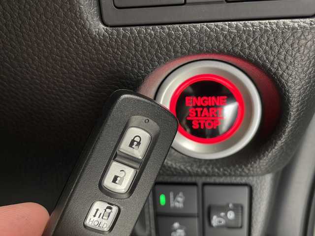 ホンダ Ｎ ＢＯＸ カスタム L 愛知県 2022(令4)年 1.5万km プラチナホワイトパール ホンダセンシング/衝突被害軽減ブレーキ/純正7インチディスプレイオーディオ/片側パワースライドドア/レーダークルーズコントロール/シートヒーター/ワンセグTV/CD DVD/Bluetooth/バックカメラ/コーナーセンサー/純正アルミホイール/LEDヘッドライト/オートマチックハイビーム/ドライブレコーダー/ETC/ステアリングスイッチ/スマートキー/プッシュスタート