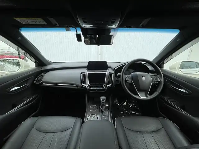 トヨタ クラウン ハイブリッド RS アドバンス 愛媛県 2018(平30)年 4.3万km ホワイトパールクリスタルシャイン サンルーフ/メーカーOPナビ/Bluetooth・フルセグTV・CD・DVD/ブラインドスポットモニター/全方位カメラ/デジタルインナーミラー/パドルシフト/追従型クルーズコントロール/コーナーセンサー/シートメモリー/パワーシート/レザーシート/ETC2.0/フォグランプ/横滑り防止装置/衝突被害軽減システム/オートライト/オートマチックハイビーム/レーンキープアシスト/カーテンエアバッグ/パーキングアシスト